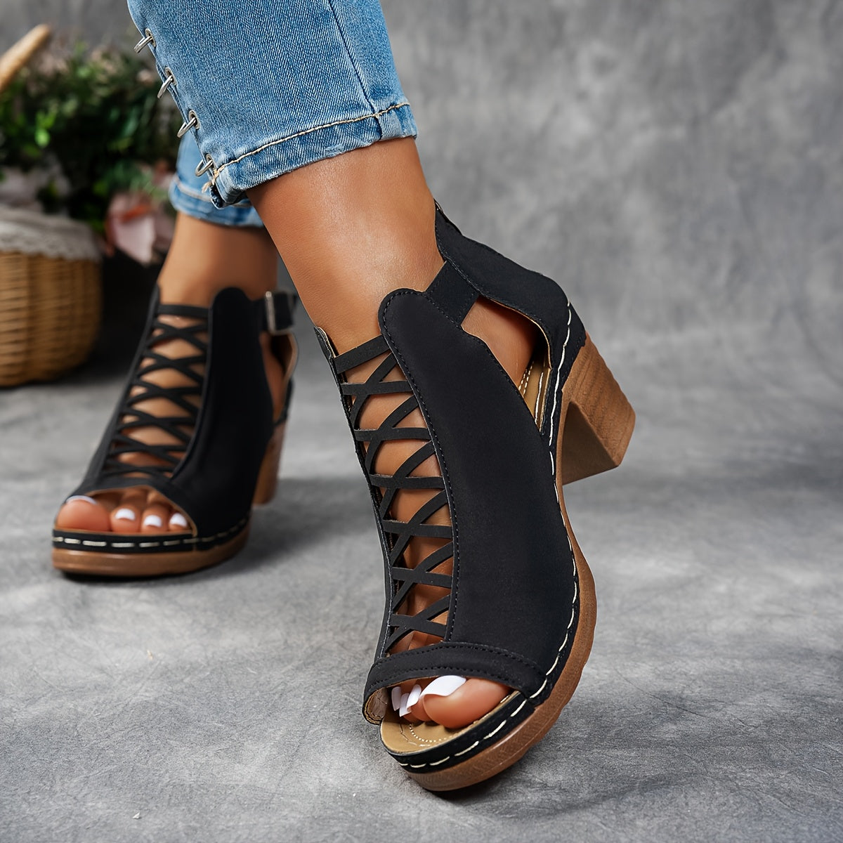 Lotus | Women's Cushioned Adjustable Sandals