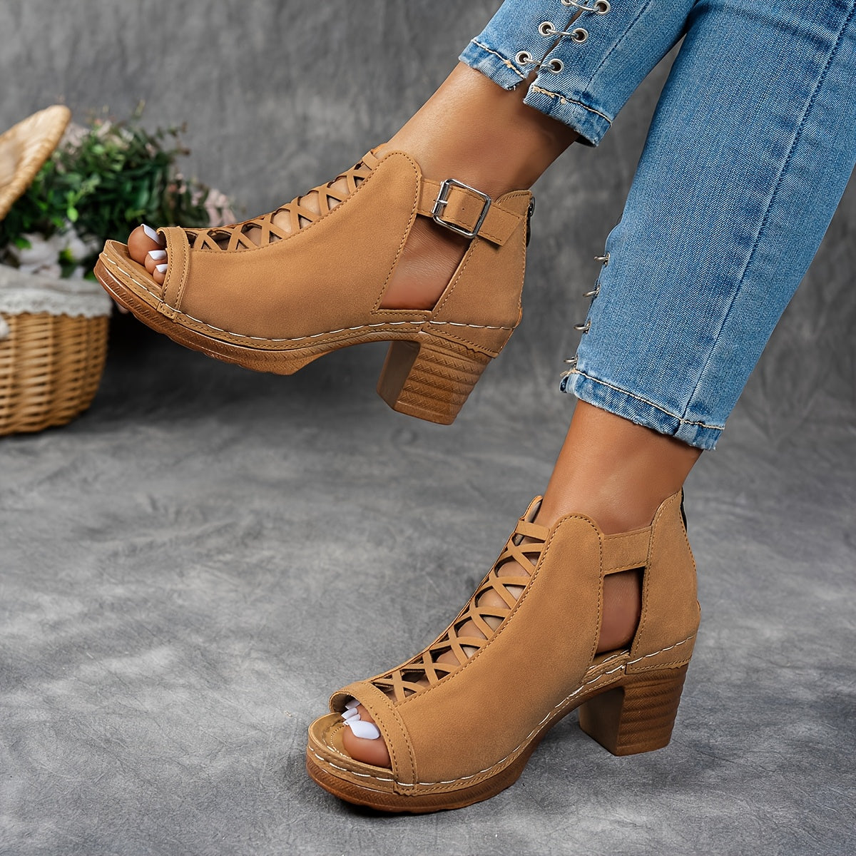 Lotus | Women's Cushioned Adjustable Sandals